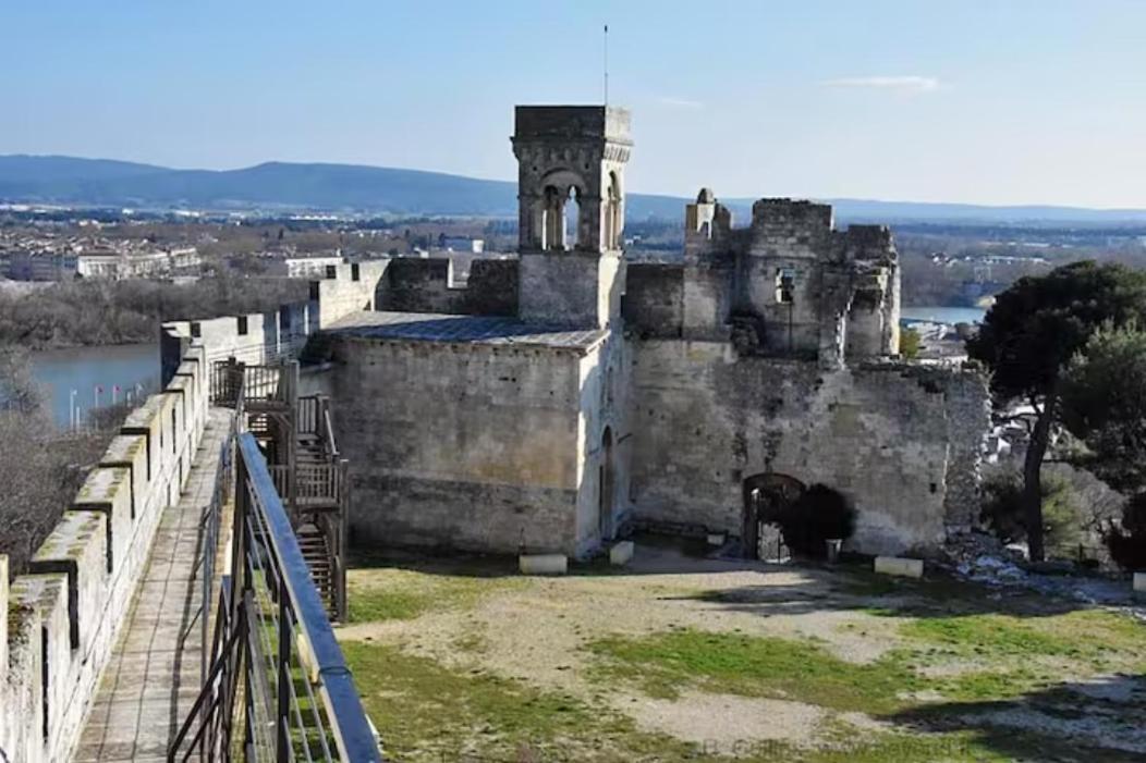 Appartement Belle-Vue Beaucaire  Eksteriør bilde